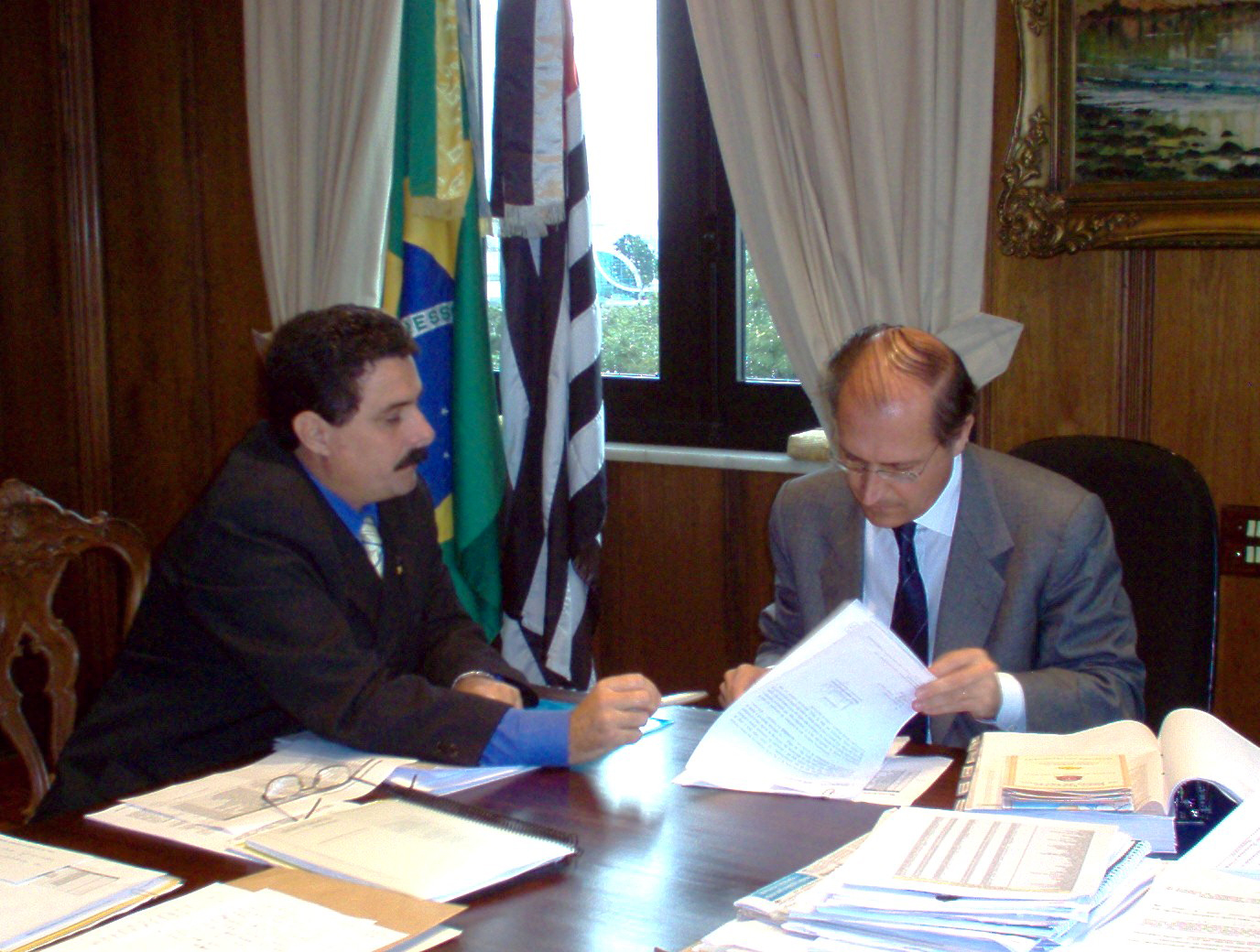 Deputado Paulo Srgio e governador Geraldo Alckmin<a style='float:right;color:#ccc' href='https://www3.al.sp.gov.br/repositorio/noticia/hist/PAULO SERGIO ALCK.jpg' target=_blank><i class='bi bi-zoom-in'></i> Clique para ver a imagem </a>